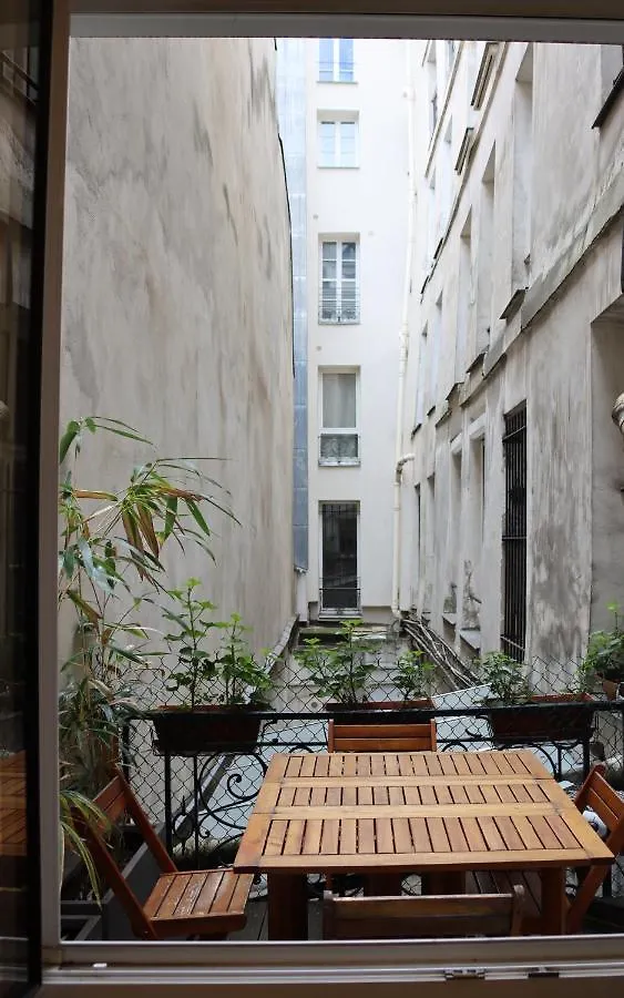 Апартаменты Superbe T3 Terrasse Coeur De Paris Historique