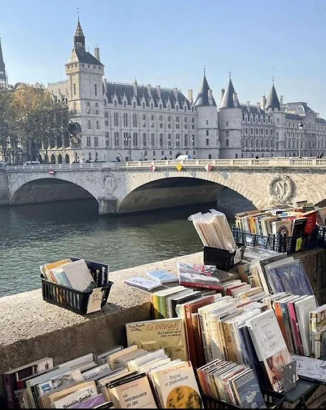 Апартаменты Superbe T3 Terrasse Coeur De Paris Historique Франция