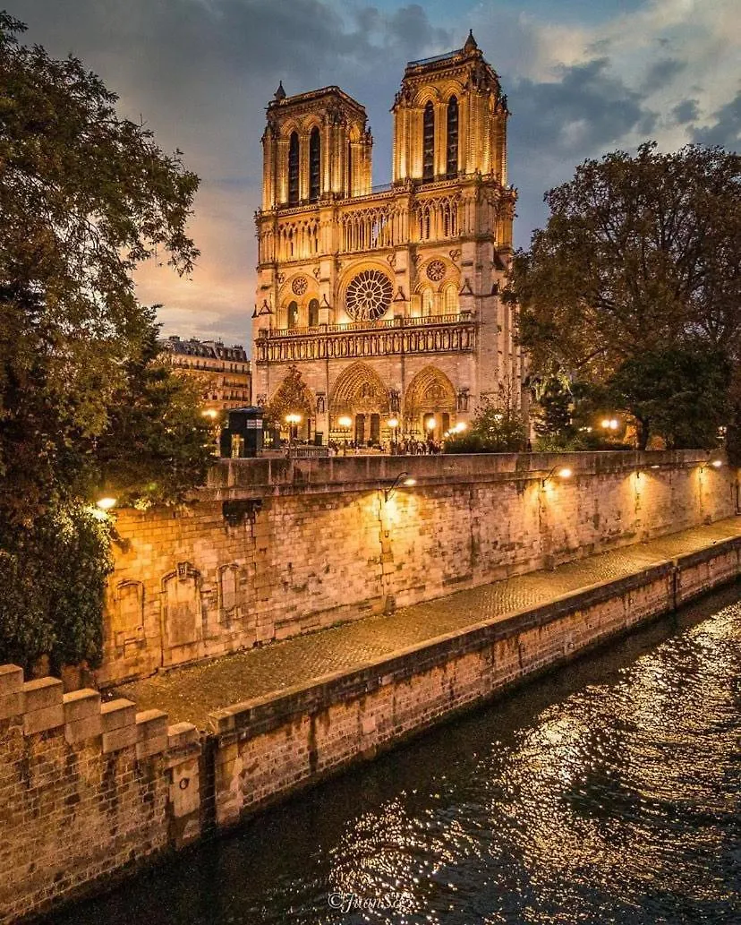 Апартаменты Superbe T3 Terrasse Coeur De Paris Historique